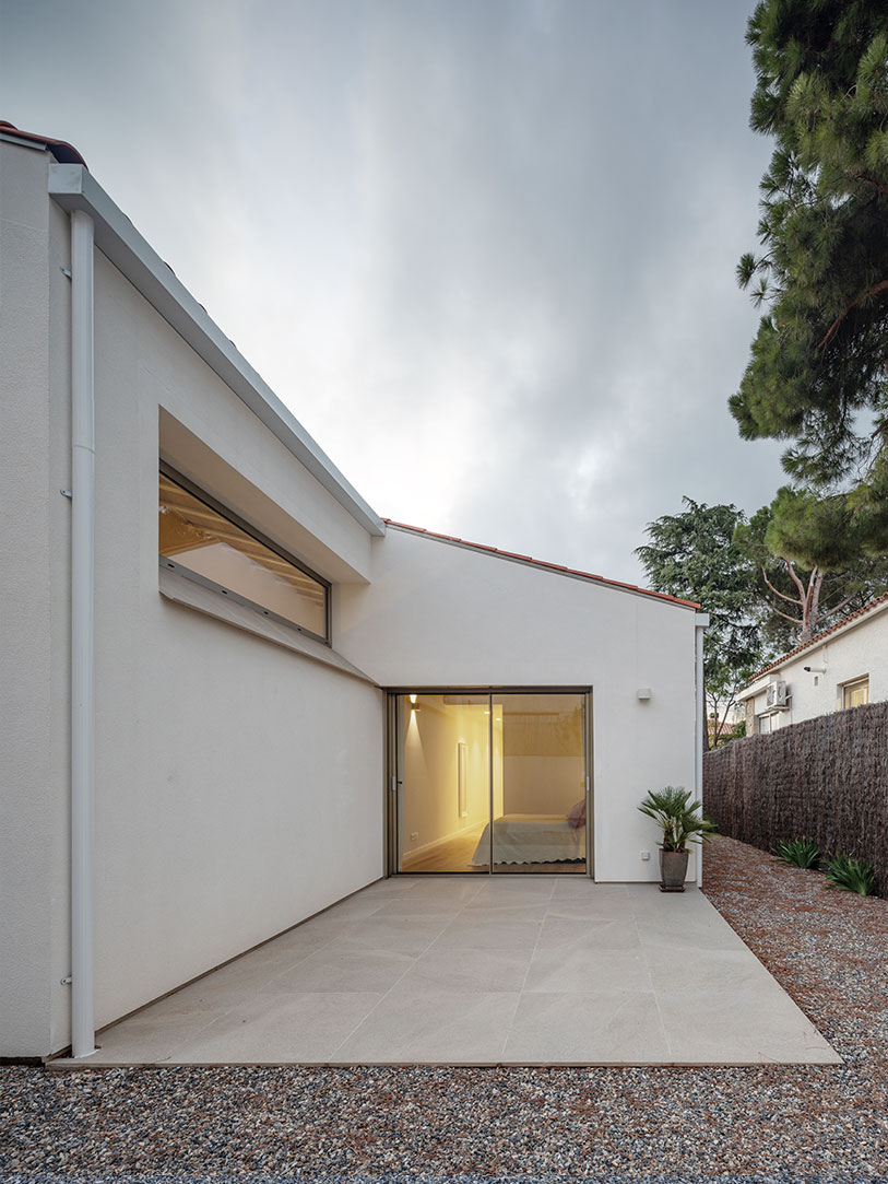 Casa-T59_marq_mogas_arquitecte1 Vista Exterior D'Una Finestreta De Nit A Casa T59